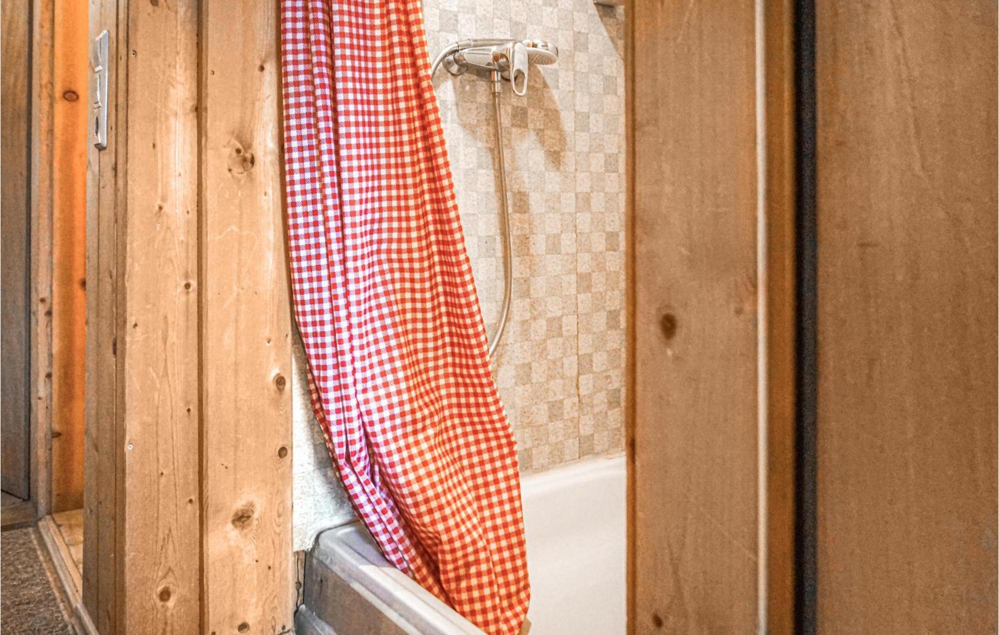 1 Bedroom Cozy Apartment In Hinterburg Eksteriør bilde